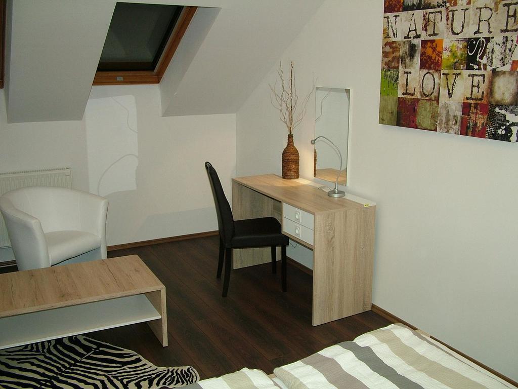 Korzo Apartman Kőszeg Værelse billede