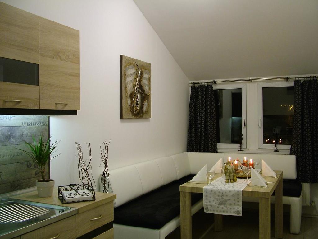Korzo Apartman Kőszeg Værelse billede